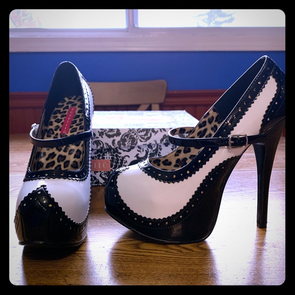 Bordello Teeze Blk and Wht Platform